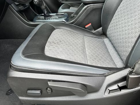 Used 2019 Chevrolet Colorado Z71 AWD/4WD image 19