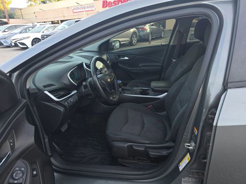 Used 2017 Chevrolet Volt LT w/ Comfort Package image 13