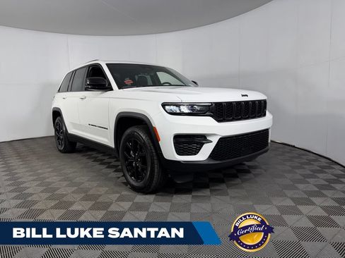 Used 2025 Jeep Grand Cherokee Altitude AWD/4WD image 1