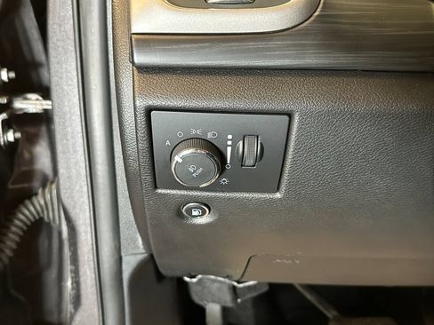 Used 2021 Jeep Grand Cherokee Laredo X AWD/4WD image 17