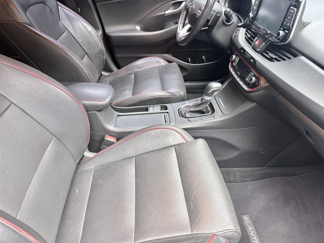 Used 2018 Hyundai Elantra GT Sport FWD image 12