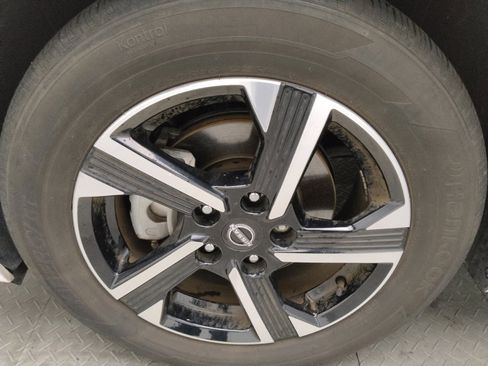 Used 2025 Nissan Sentra SV FWD image 31