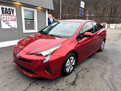 Used 2017 Toyota Prius Two image 9