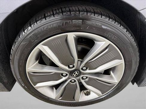Used 2019 Hyundai Ioniq Limited FWD image 13