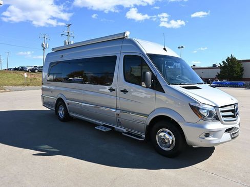 Used 2014 Mercedes-Benz Sprinter 3500 image 70