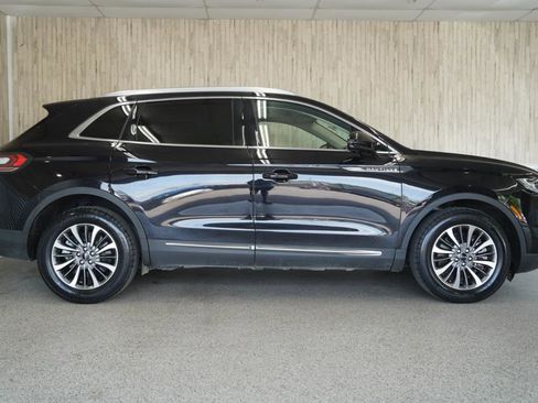 Used 2022 Lincoln Nautilus AWD w/ Premium Package image 6