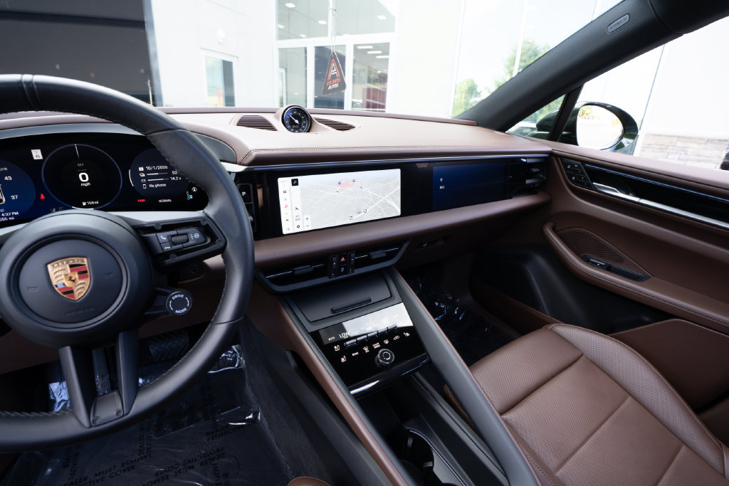 Used 2024 Porsche Macan 4 Electric AWD/4WD image 33