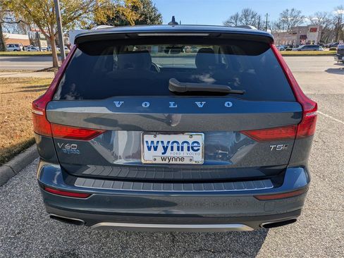 Used 2020 Volvo V60 T5 Cross Country image 5
