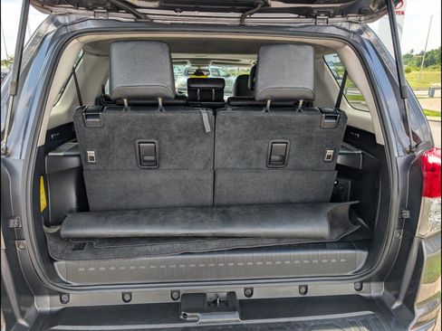 Used 2012 Toyota 4Runner SR5 w/ Premium Pkg w/3rd Row Seat AWD/4WD image 18