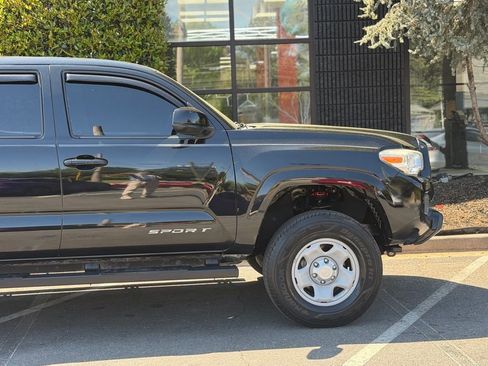 Used 2018 Toyota Tacoma SR image 22