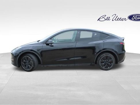 Used 2023 Tesla Model Y Long Range image 8