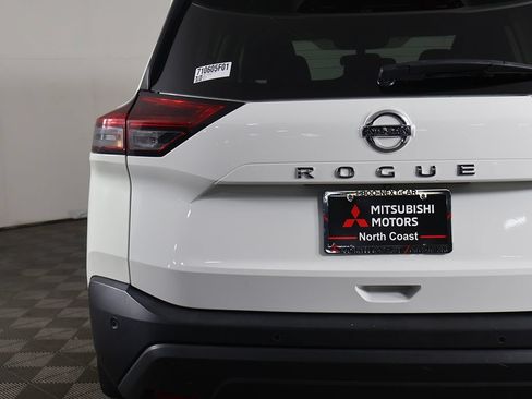 Used 2021 Nissan Rogue S AWD/4WD image 12