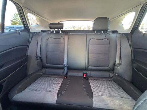 Used 2025 Chevrolet Trax LT image 36