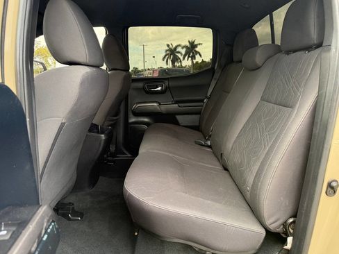 Used 2016 Toyota Tacoma TRD Off-Road w/ Towing Package image 18