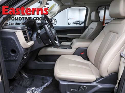 Used 2023 Ford Expedition Limited image 14