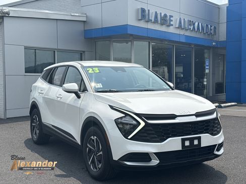 Used 2023 Kia Sportage LX AWD/4WD image 1