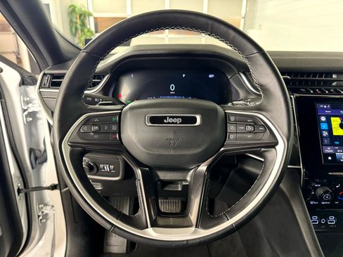 Used 2022 Jeep Grand Cherokee Altitude image 20