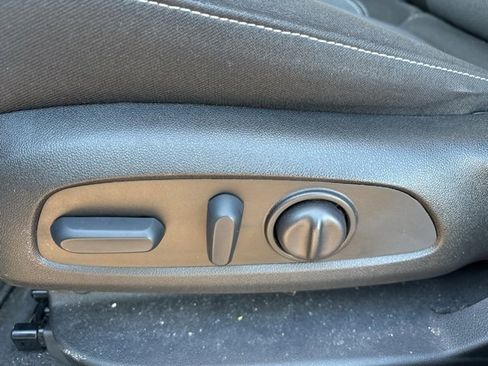 Used 2023 Chevrolet Blazer LT image 17