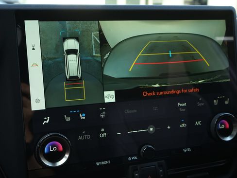 Used 2026 Lexus GX 550 w/ Cold Area Package AWD/4WD image 10