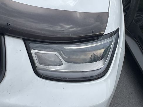 Used 2021 Chrysler Pacifica Touring-L w/ Uconnect Theater Family Group AWD/4WD image 11