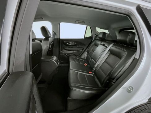 Certified 2024 GMC Terrain SLT image 19