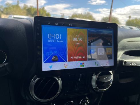 Used 2015 Jeep Wrangler Unlimited Sahara w/ Connectivity Group image 14