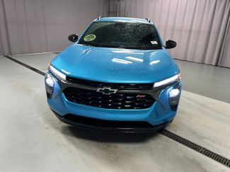 Used 2025 Chevrolet Trax RS w/ Driver Confidence Package video 2