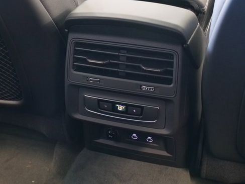 New 2026 Audi Q8 Premium image 18