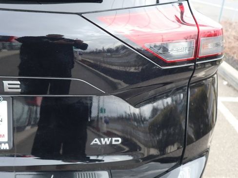 Certified 2025 Nissan Rogue SV AWD/4WD image 33