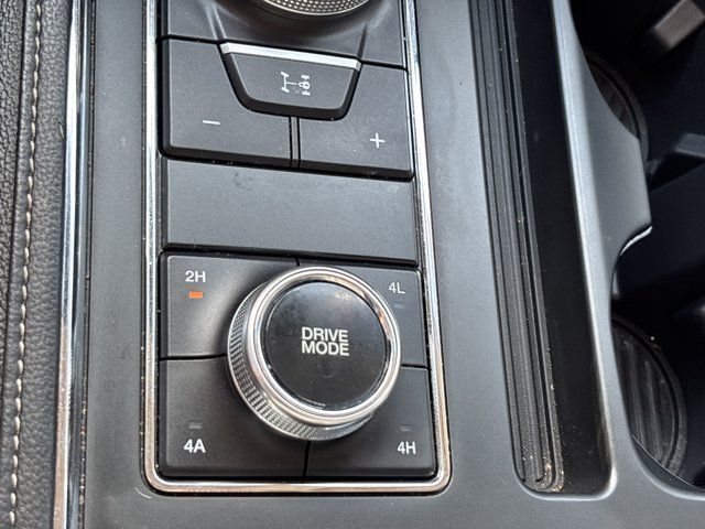 Used 2024 Ford Expedition XLT AWD/4WD image 41