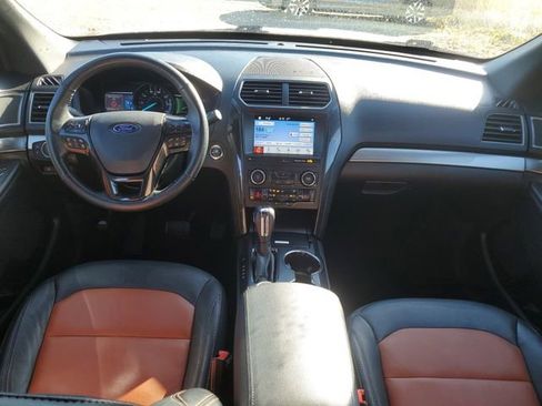 Used 2019 Ford Explorer XLT w/ Equipment Group 202A AWD/4WD image 12