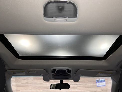 Used 2021 Subaru Outback Premium image 17