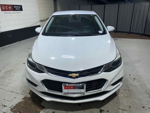 Used 2017 Chevrolet Cruze LT w/ Convenience Package FWD image 6