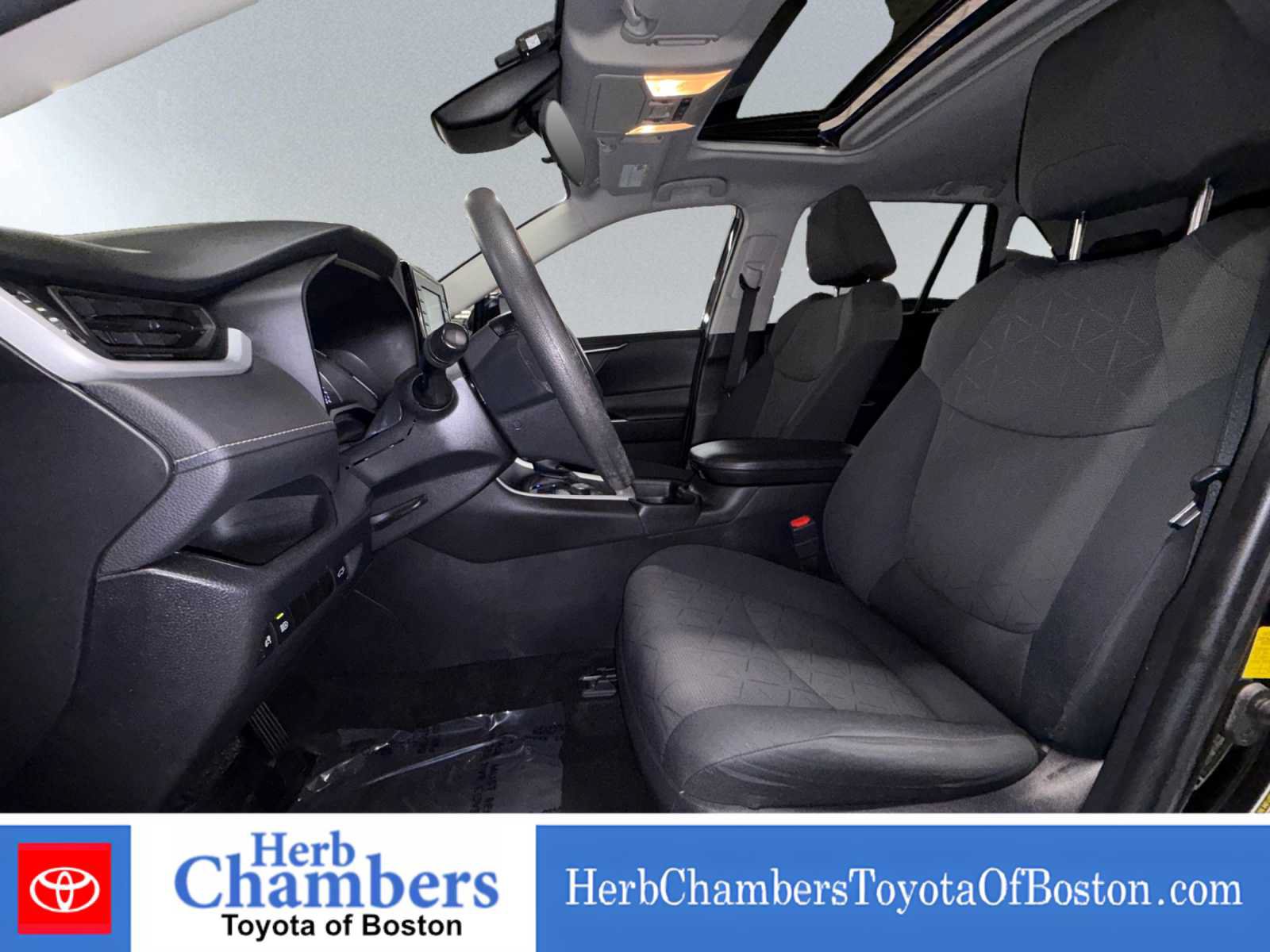 Used 2021 Toyota RAV4 XLE w/ Convenience Package AWD/4WD image 13