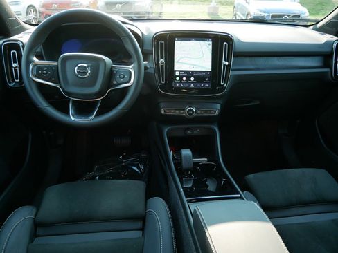 Used 2023 Volvo XC40 Recharge Plus w/ Protection Package Premier AWD/4WD image 13