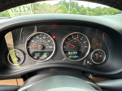 Used 2015 Jeep Wrangler Unlimited Sahara w/ Connectivity Group AWD/4WD image 14