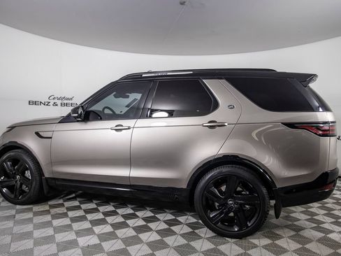 Used 2024 Land Rover Discovery Dynamic SE AWD/4WD image 10