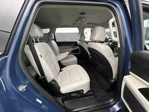 Used 2024 Kia Telluride S w/ S Sunroof Package FWD image 11