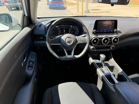 Used 2023 Nissan Sentra SV FWD image 11