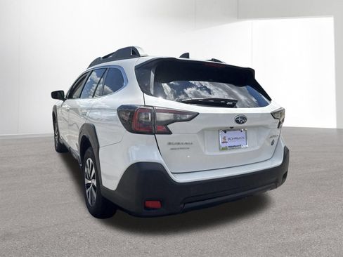 Used 2025 Subaru Outback Premium AWD/4WD image 4