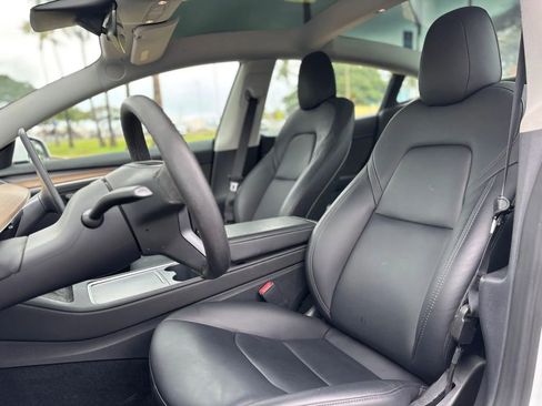 Used 2023 Tesla Model 3 Standard Range image 8