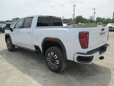 New 2026 GMC Sierra 2500 Denali Ultimate AWD/4WD image 7