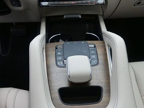 Used 2025 Mercedes-Benz GLE 350 4MATIC image 13