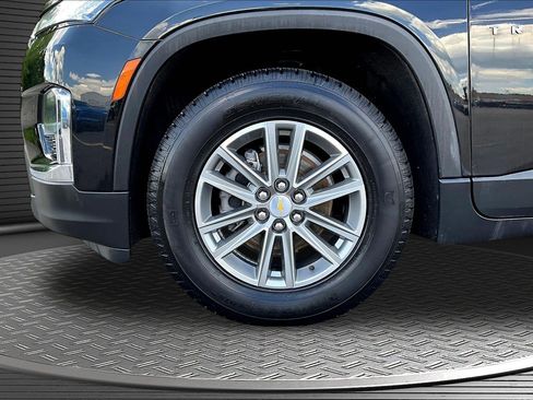 Used 2023 Chevrolet Traverse LT AWD/4WD image 25