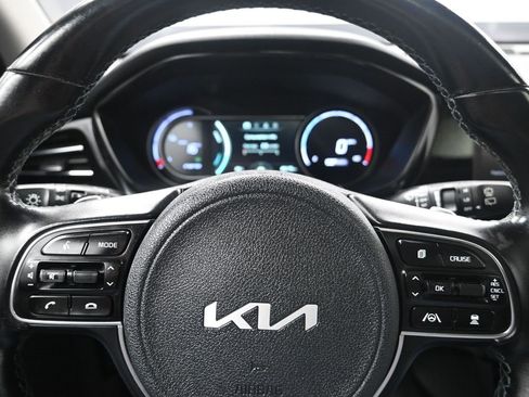 Used 2022 Kia Niro EX Premium image 16