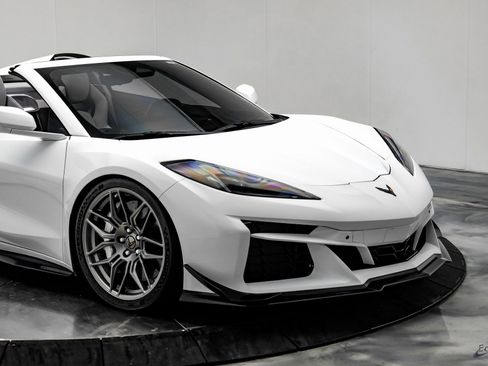 Used 2025 Chevrolet Corvette Z06 w/ Z07 Performance Package image 31