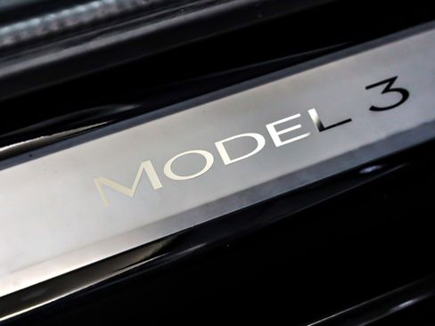 Used 2020 Tesla Model 3 Standard Range Plus image 8