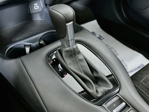 Used 2024 Honda HR-V LX image 16