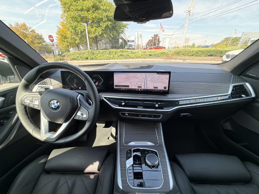 Used 2024 BMW X5 xDrive40i w/ Premium Package AWD/4WD image 18
