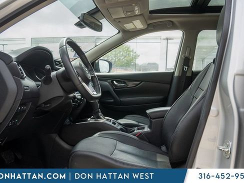 Used 2019 Nissan Rogue SL w/ Premium Package AWD/4WD image 17